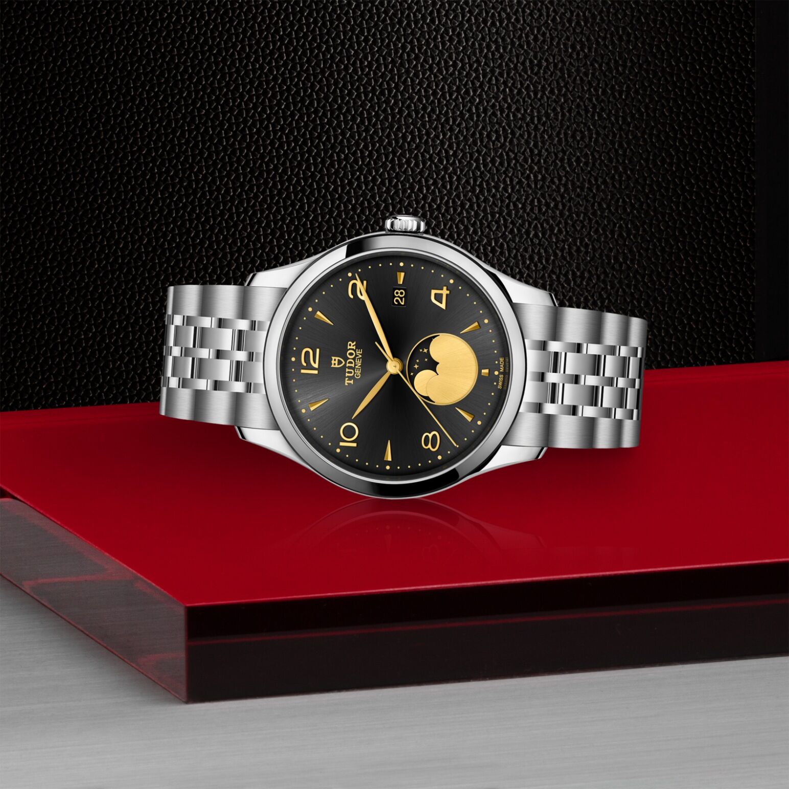 TUDOR 1926 Luna 39mm steel case with polished finish - M91560-0003 at Underwood Jewelers