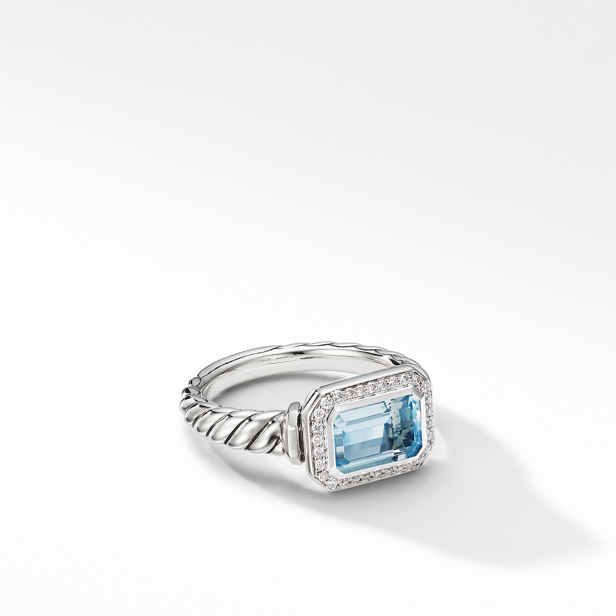 Novella Ring With Blue Topaz And Pavè Diamonds