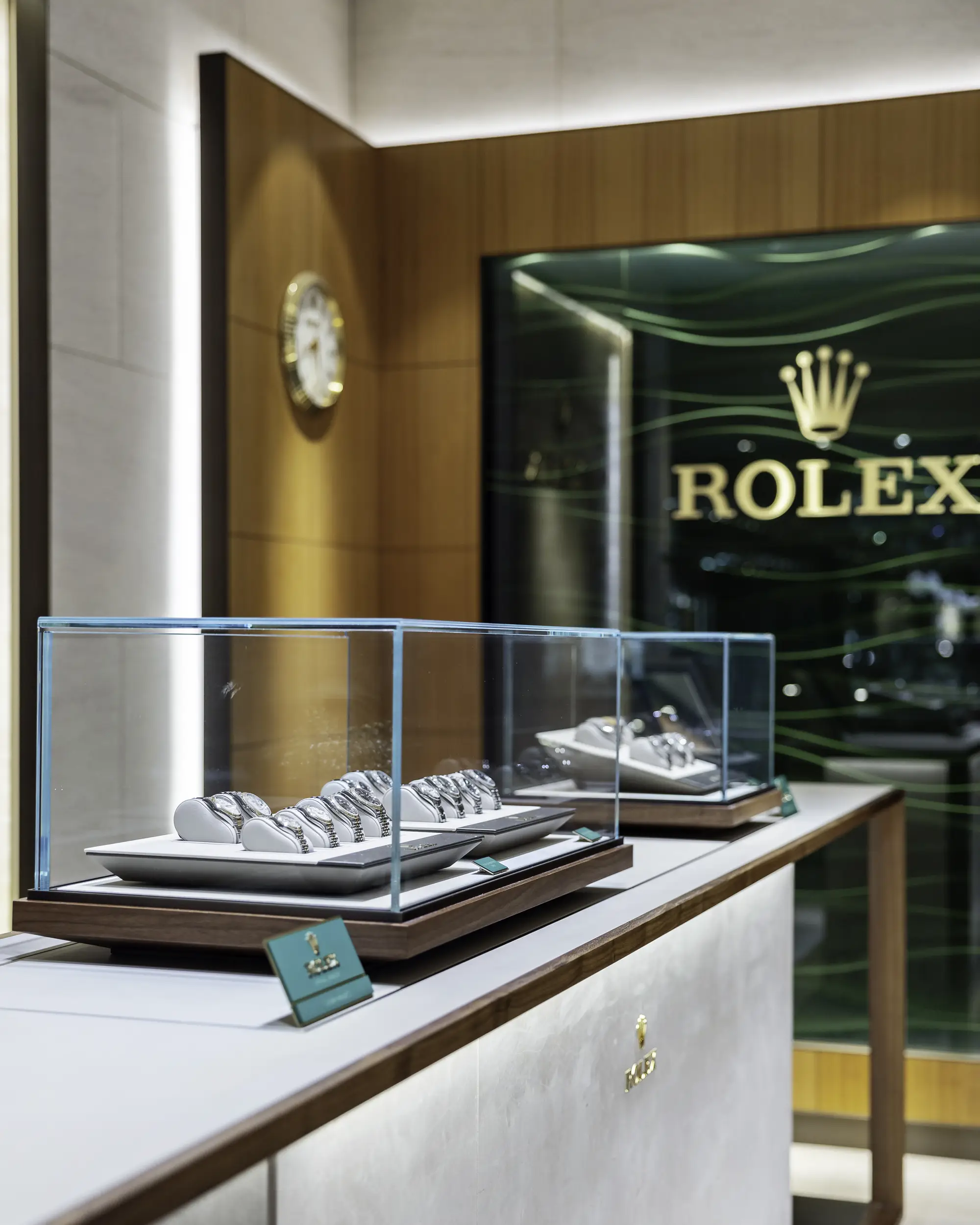 discover our luxury rolex showroom - underwood jewelers