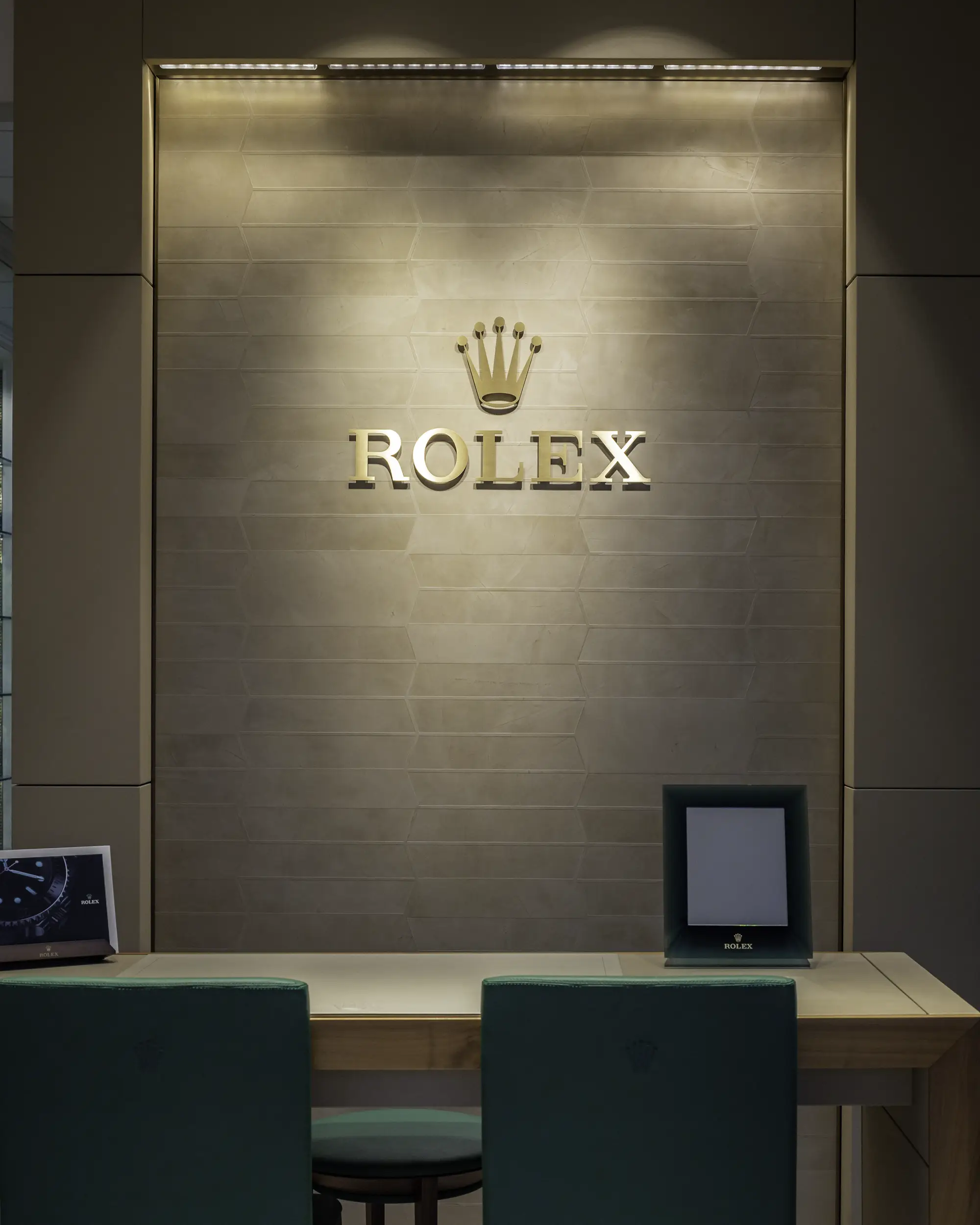 discover our luxury rolex showroom - underwood jewelers
