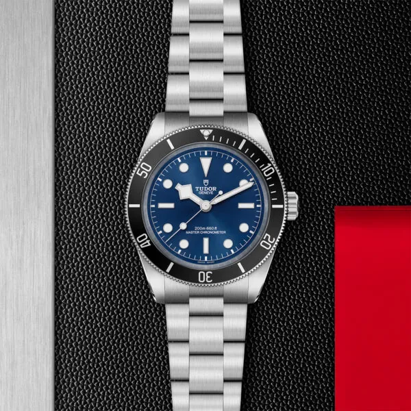 43mm Black Bay 68