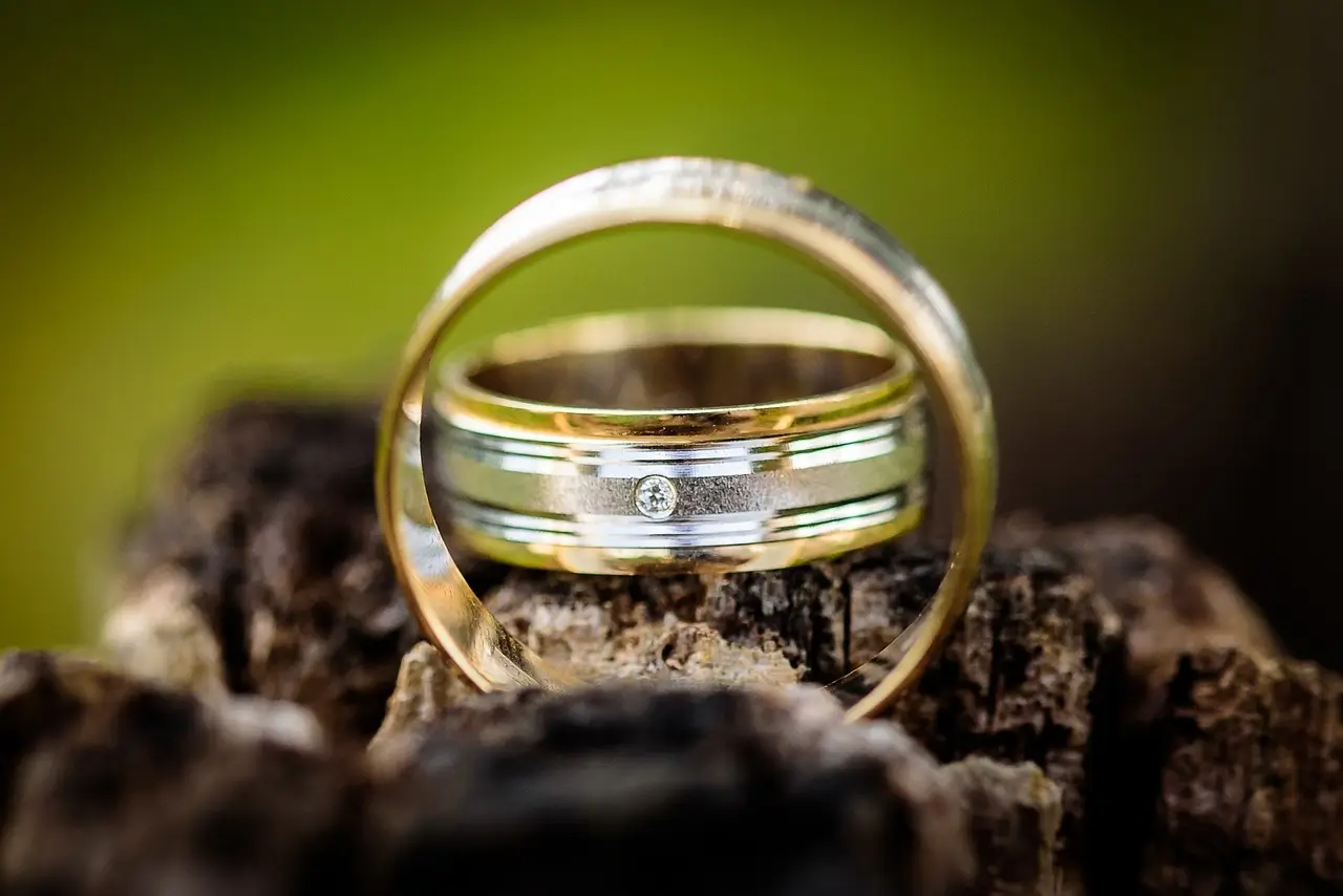 custom wedding bands on display