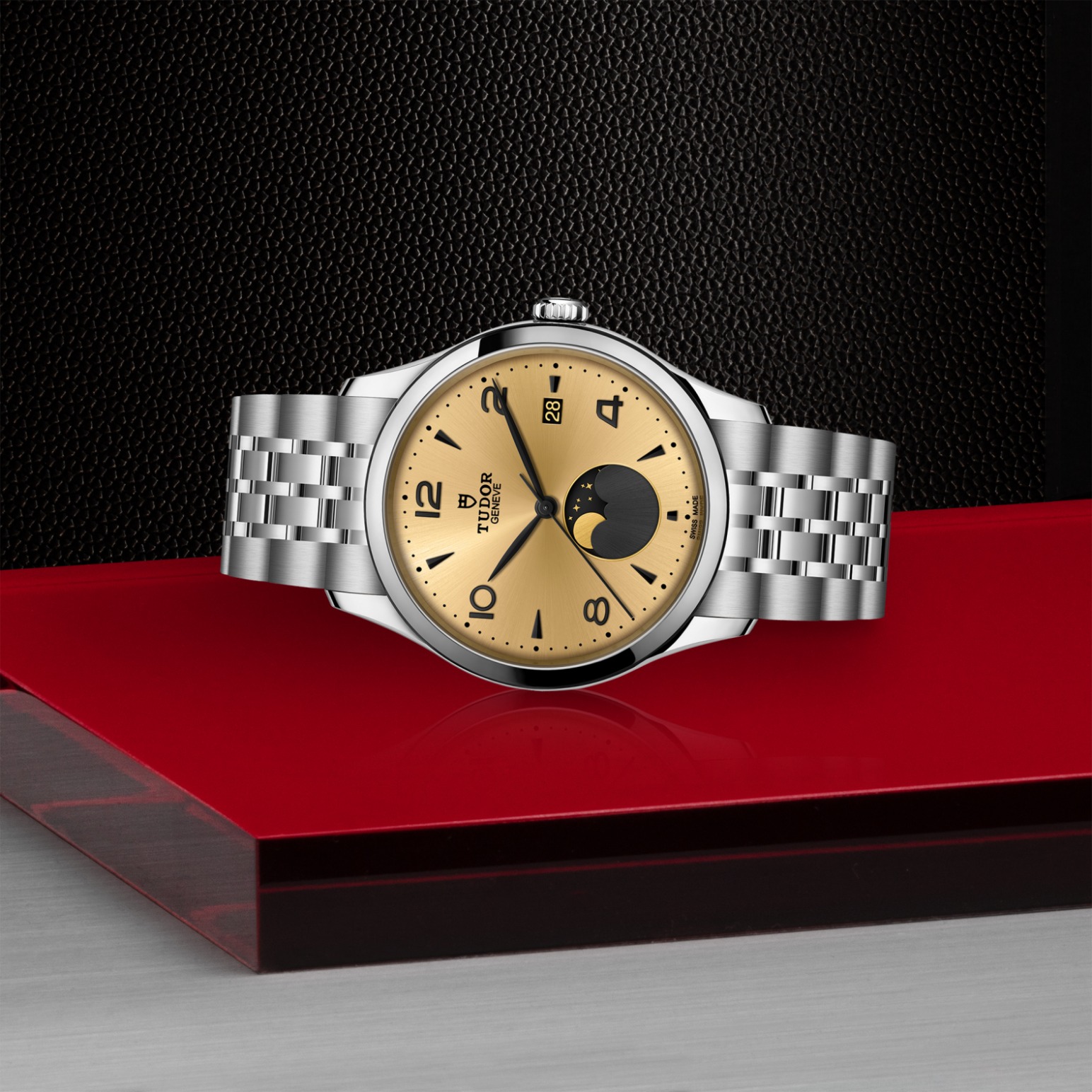 TUDOR 1926 Luna 39mm steel case with polished finish - M91560-0001 at Underwood Jewelers