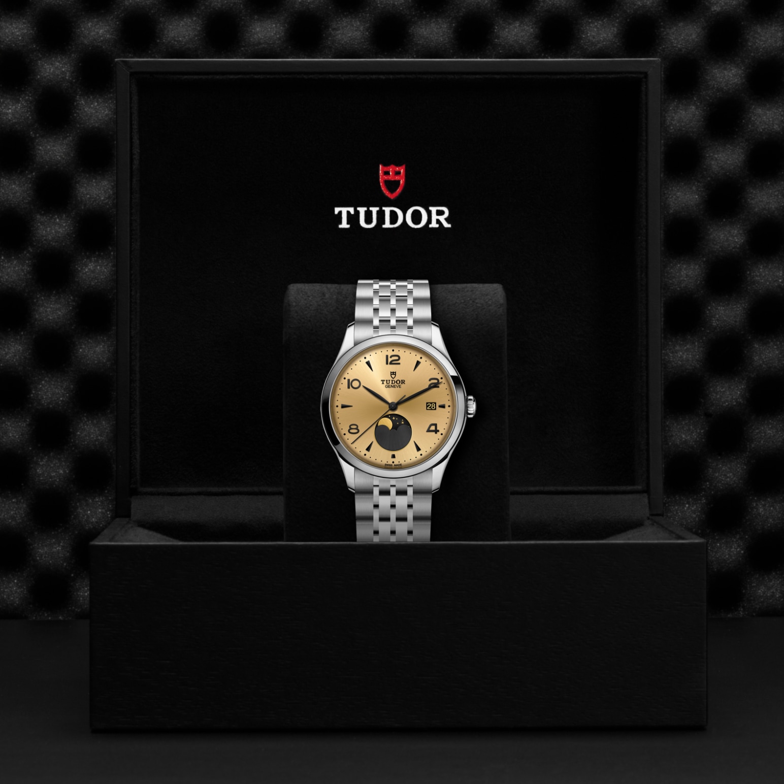 TUDOR 1926 Luna 39mm steel case with polished finish - M91560-0001 at Underwood Jewelers