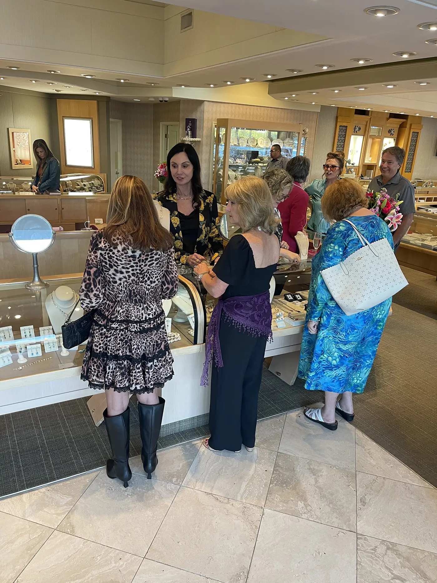 https://www.underwoodjewelers.com/wp-content/uploads/2026/06/Career02.webp